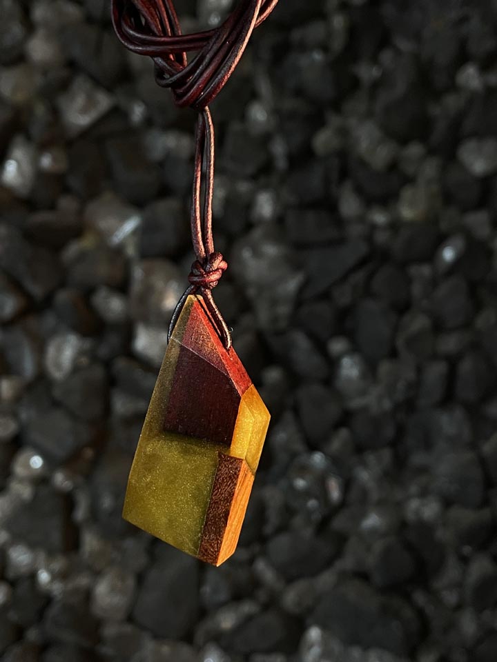 Pendant No.1